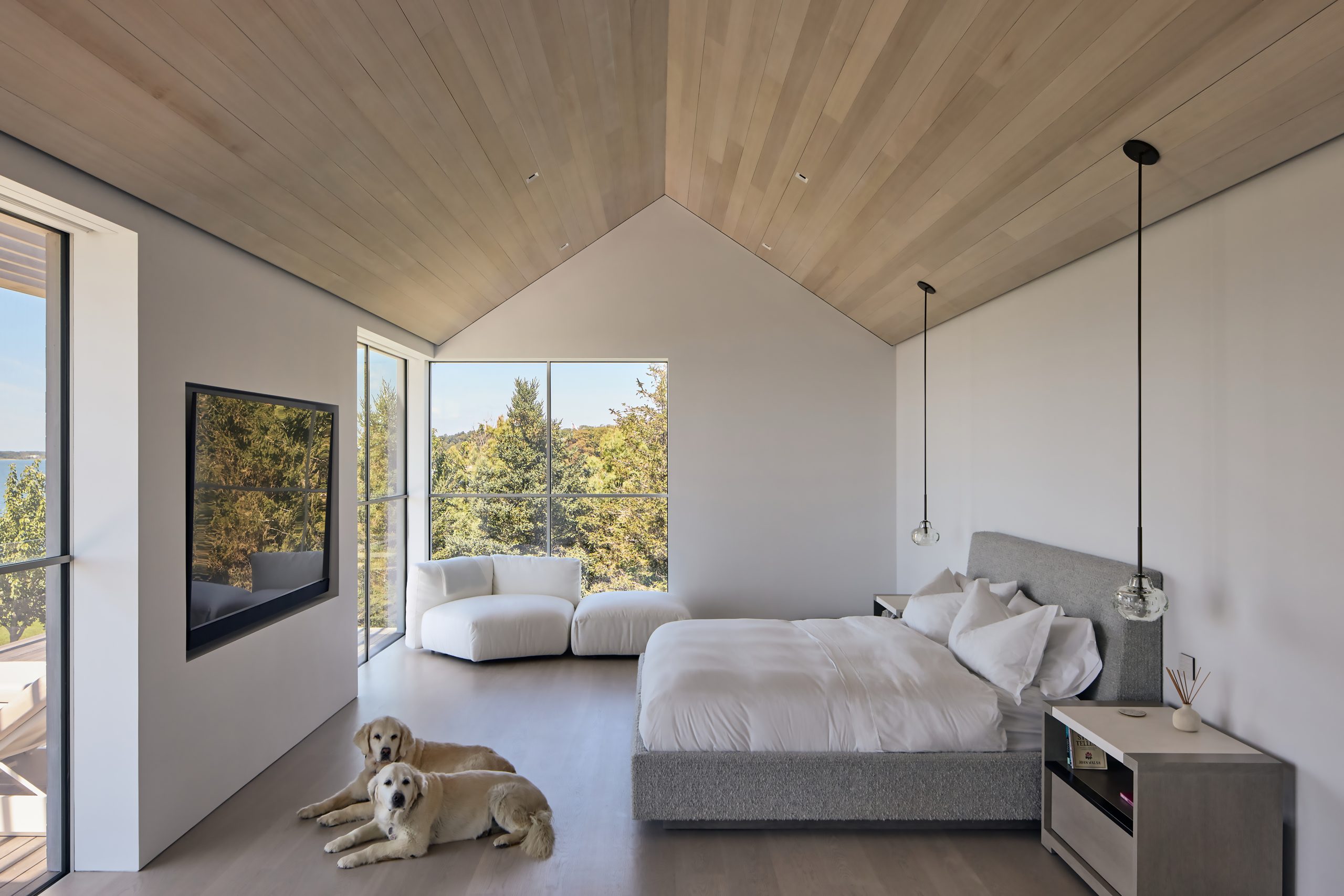 BOOTLEGGER BED